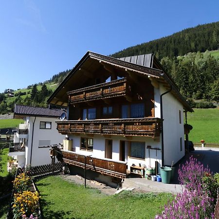 Apartment In Mayrhofen With A Balcony ภายนอก รูปภาพ