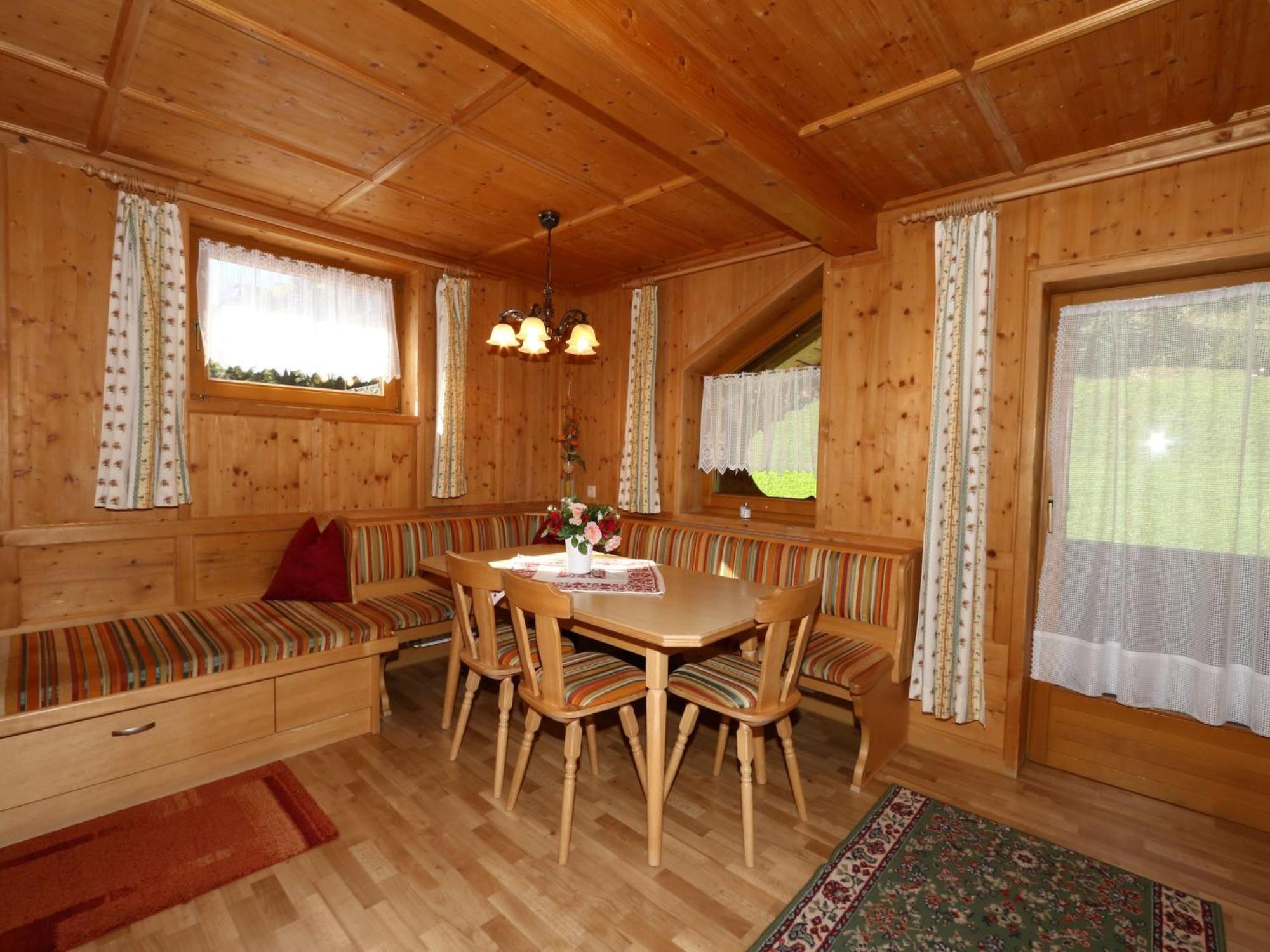 Apartment In Mayrhofen With A Balcony ภายนอก รูปภาพ