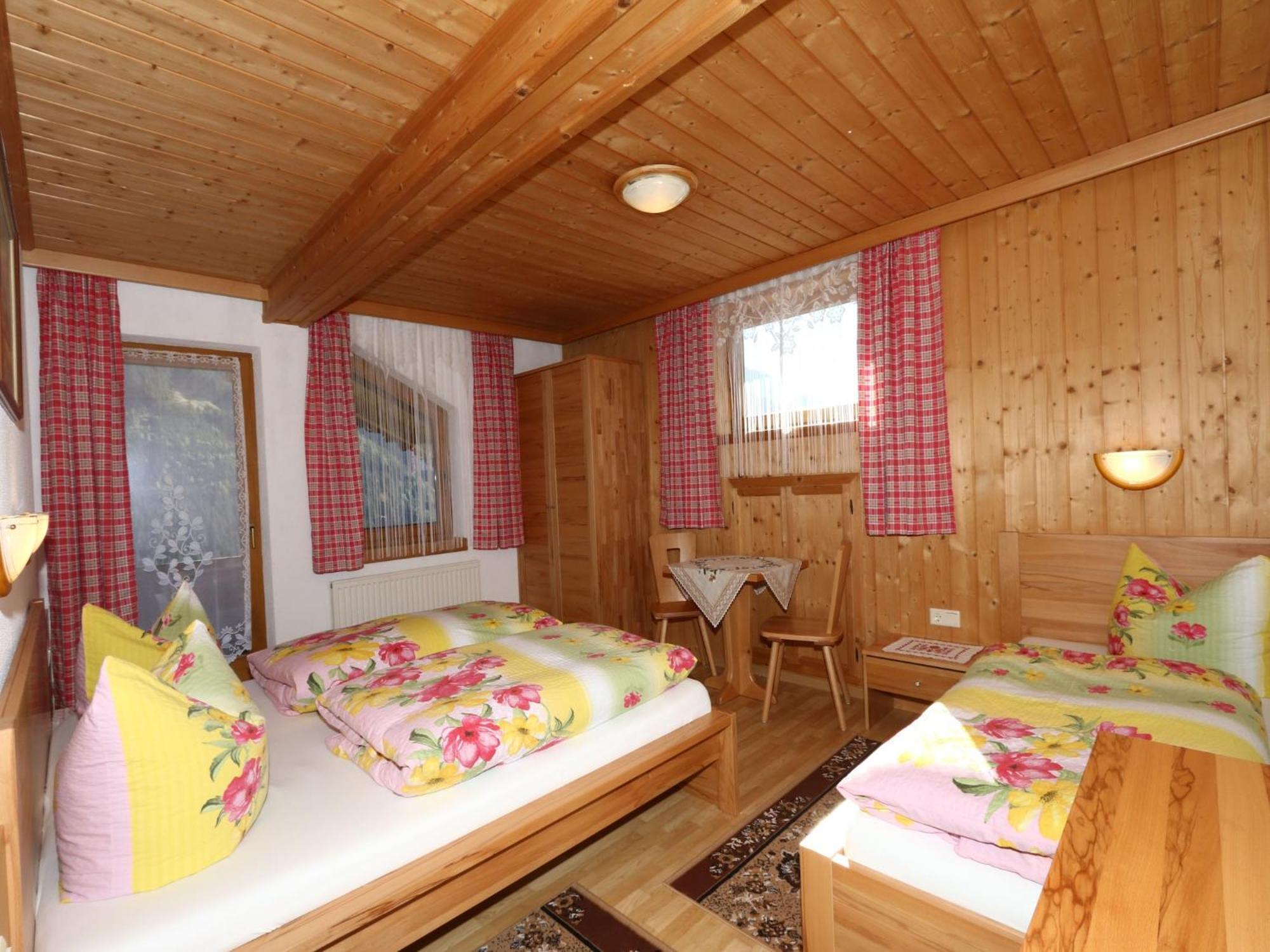 Apartment In Mayrhofen With A Balcony ภายนอก รูปภาพ