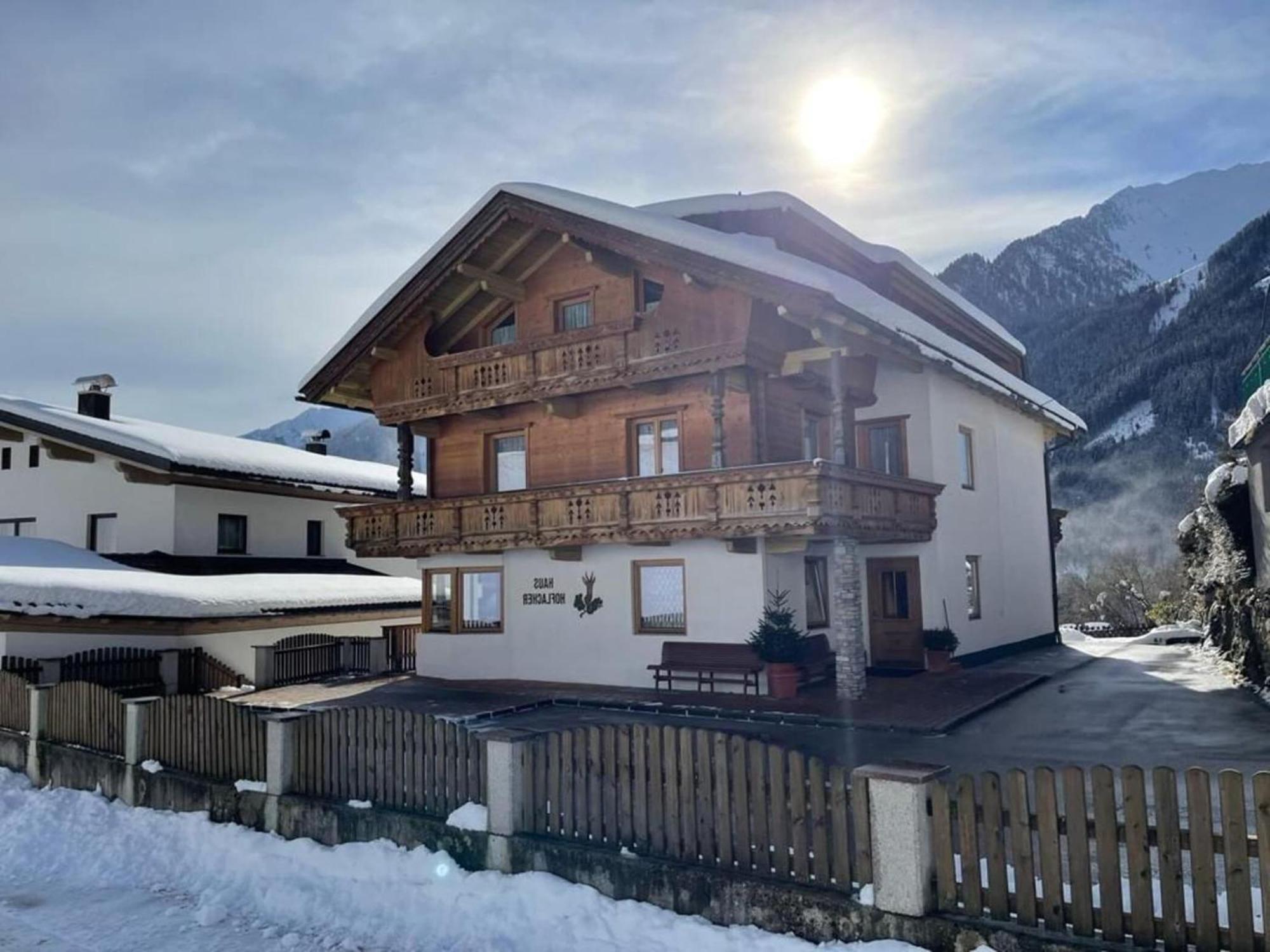 Apartment In Mayrhofen With A Balcony ภายนอก รูปภาพ