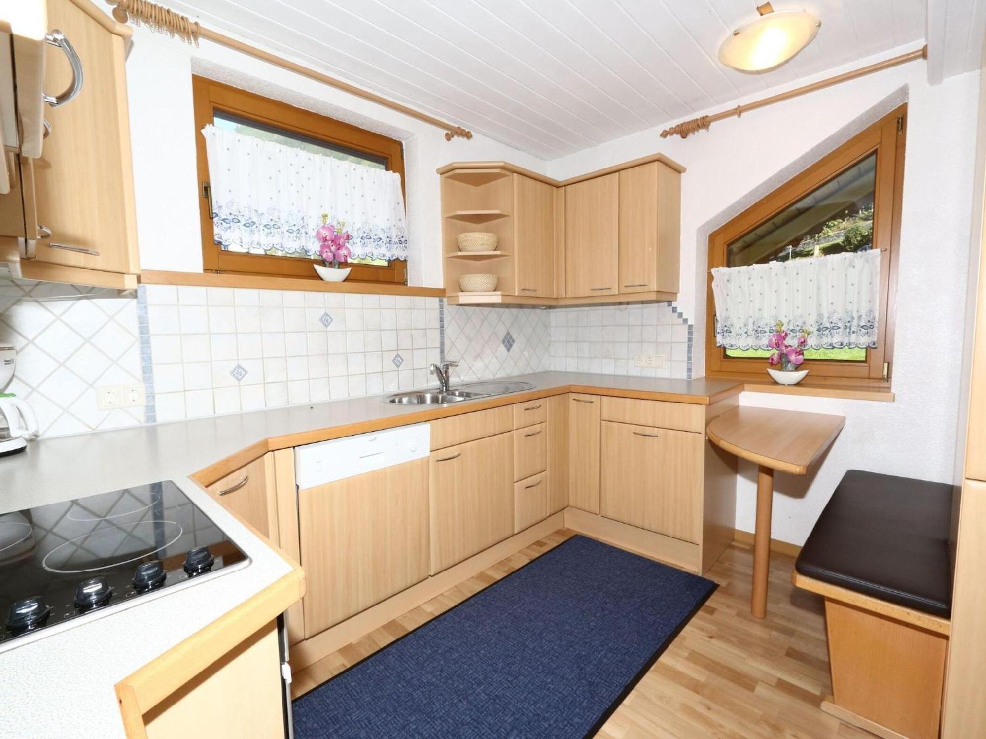 Apartment In Mayrhofen With A Balcony ภายนอก รูปภาพ