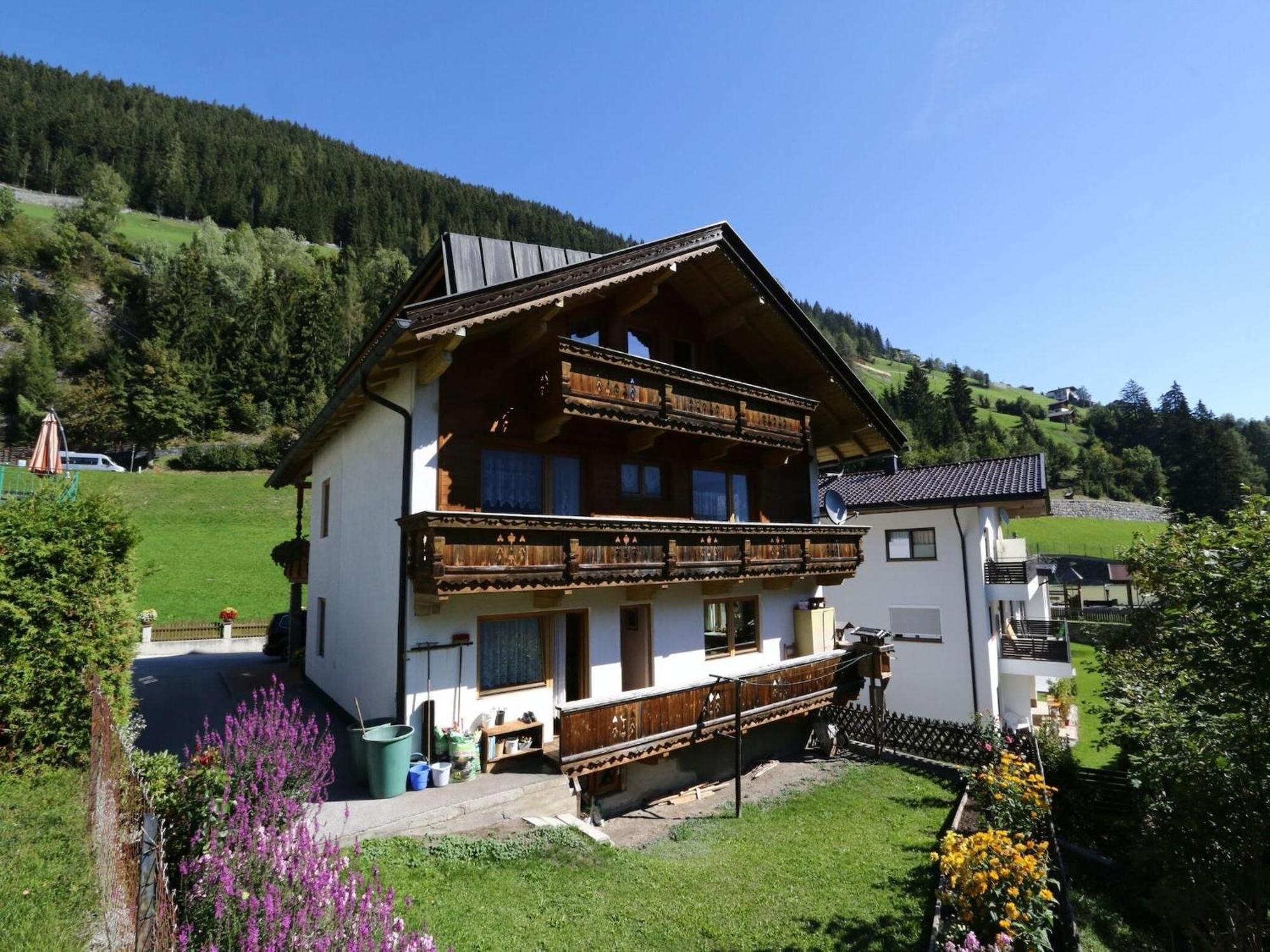 Apartment In Mayrhofen With A Balcony ภายนอก รูปภาพ
