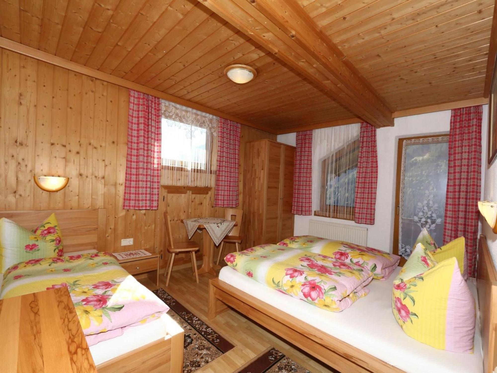 Apartment In Mayrhofen With A Balcony ภายนอก รูปภาพ