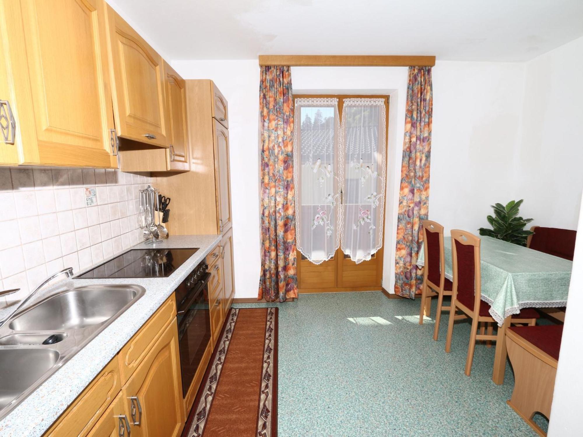 Apartment In Mayrhofen With A Balcony ภายนอก รูปภาพ